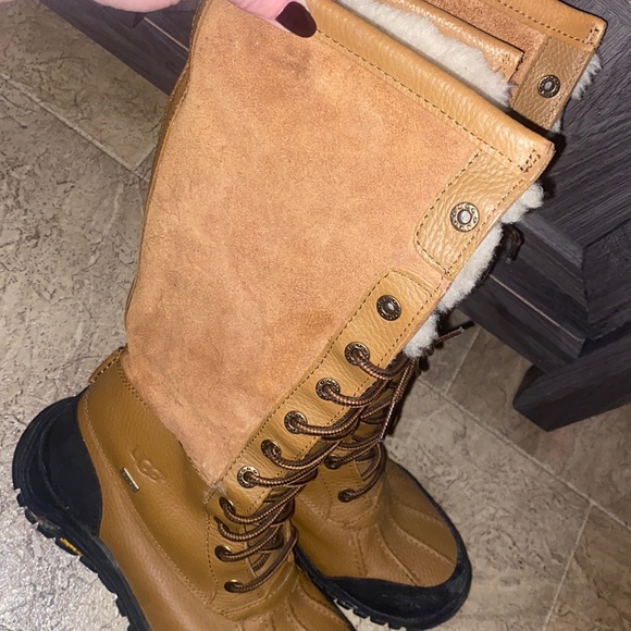 Ugg snow ❄️ boots 🥾 - Picture 4 of 7